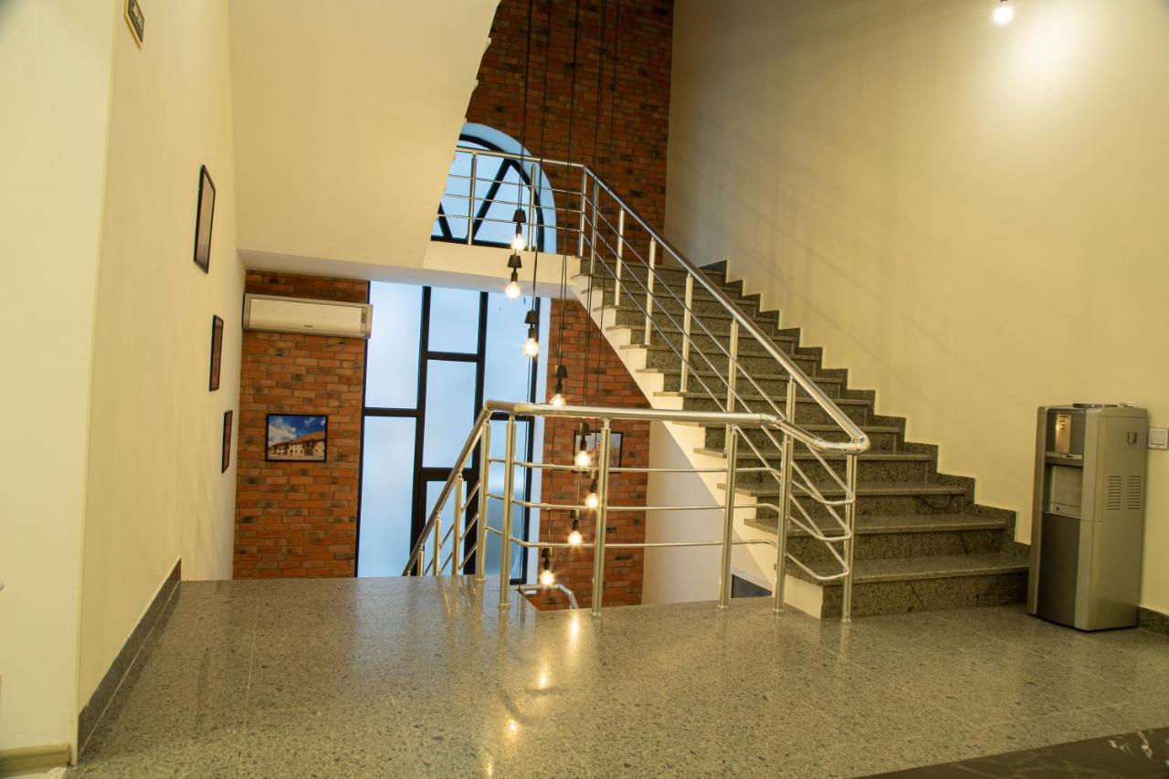 Central Hostel Şǝki Extérieur photo