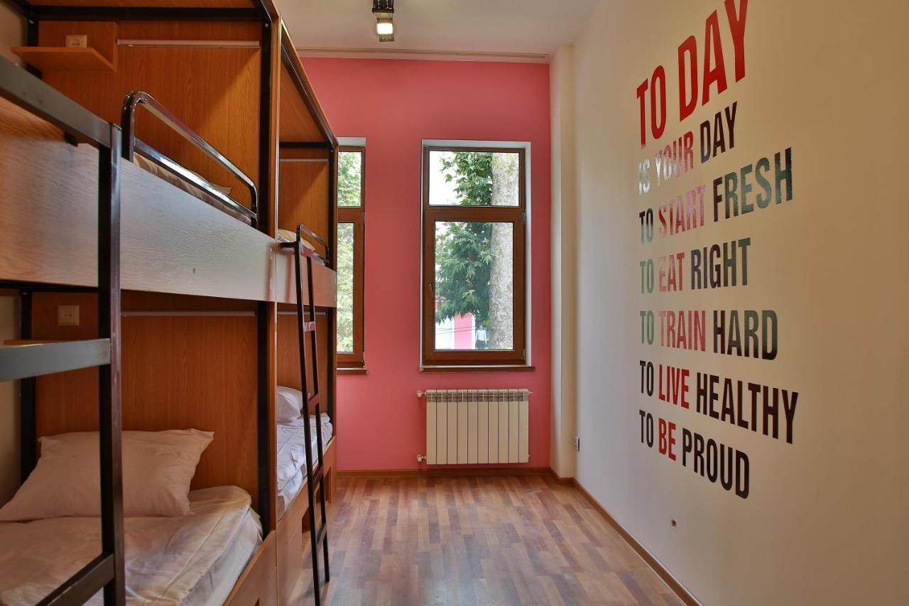 Central Hostel Şǝki Extérieur photo